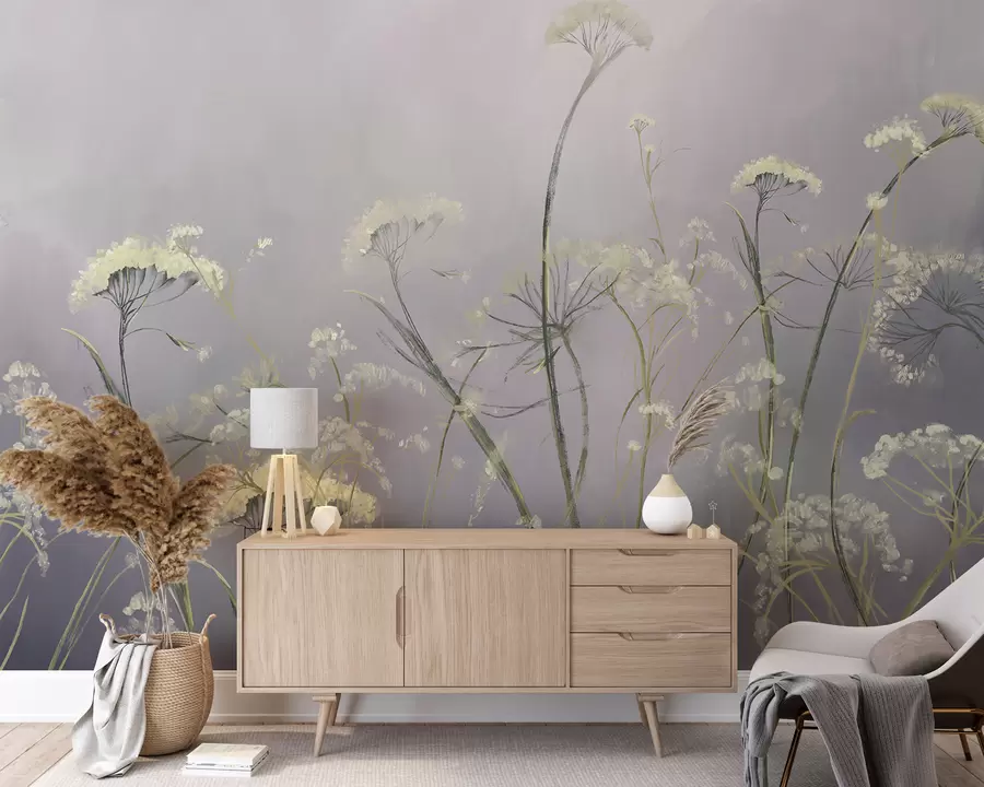 Fototapet Vita vilda blommor i ett dimmigt fält med mjuk, suddig grå bakgrund w00903