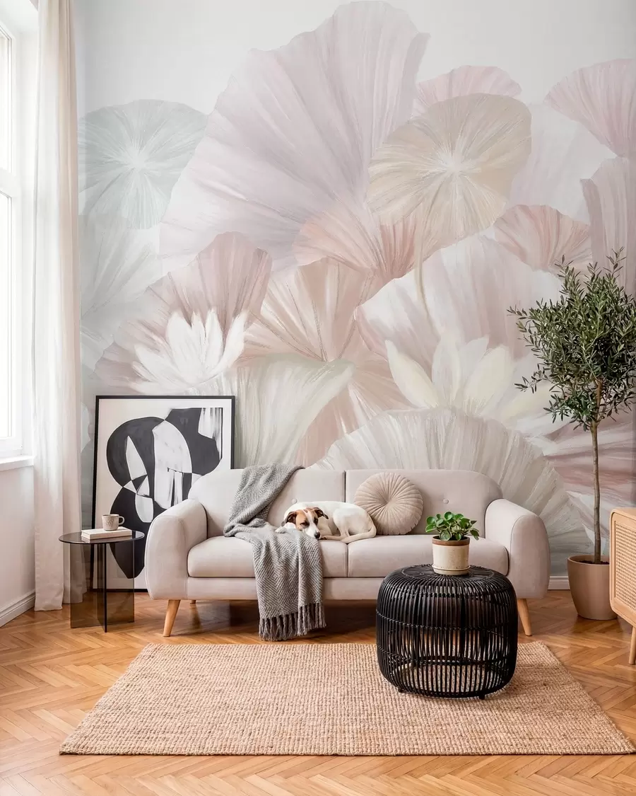 Fototapet Delikat rosa lotusblad med vita blommor med mjuka, fjäderliknande kronblad arrangerade i en naturlig konstkomposition w08265v1