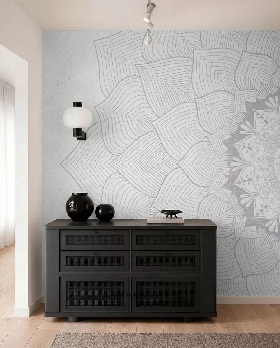 Fototapet Rund mandala, tapet för yogautrymme eller för att harmonisera personligt utrymme. Väggmandala i grå nyanser på en texturerad heterogen bakgrund w01088v2