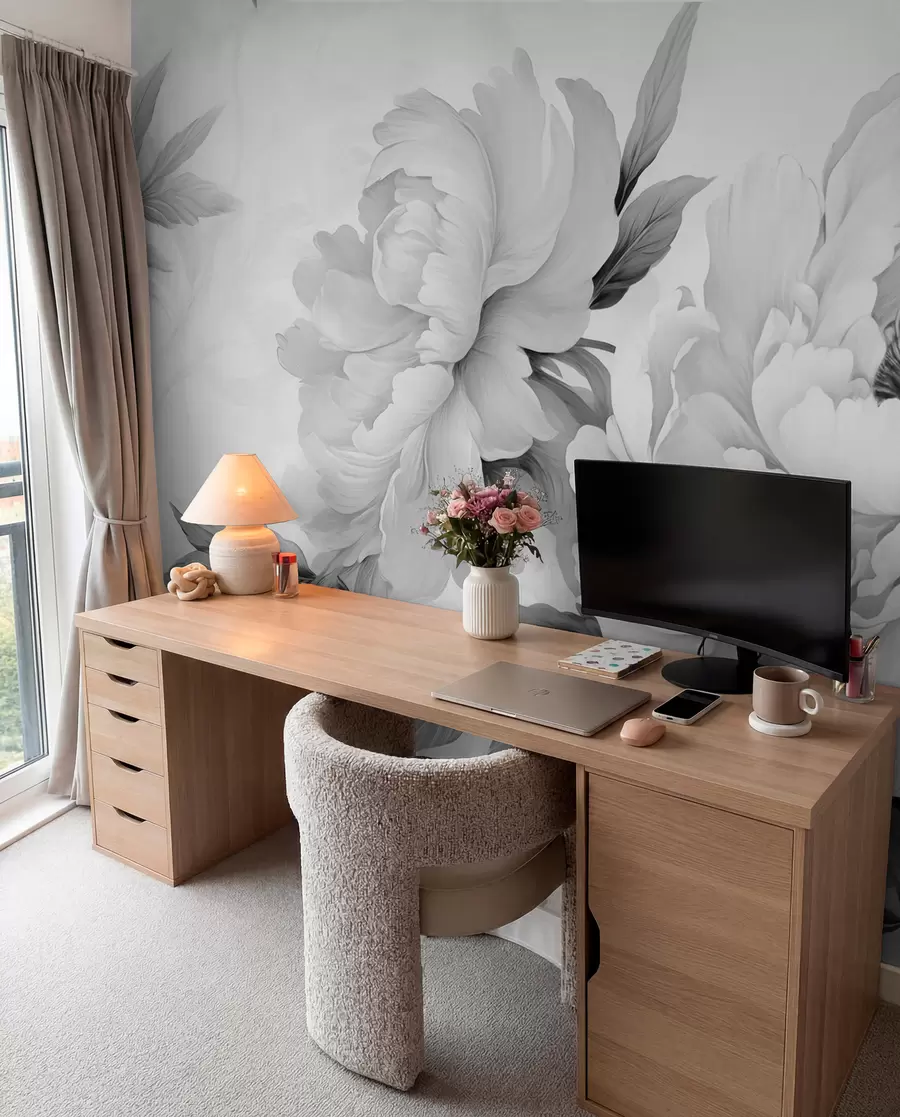 Fototapet Lyxiga pioner i grå nyanser, med fina detaljer i kronblad och blad, som skapar en elegant och lugn atmosfär w02856