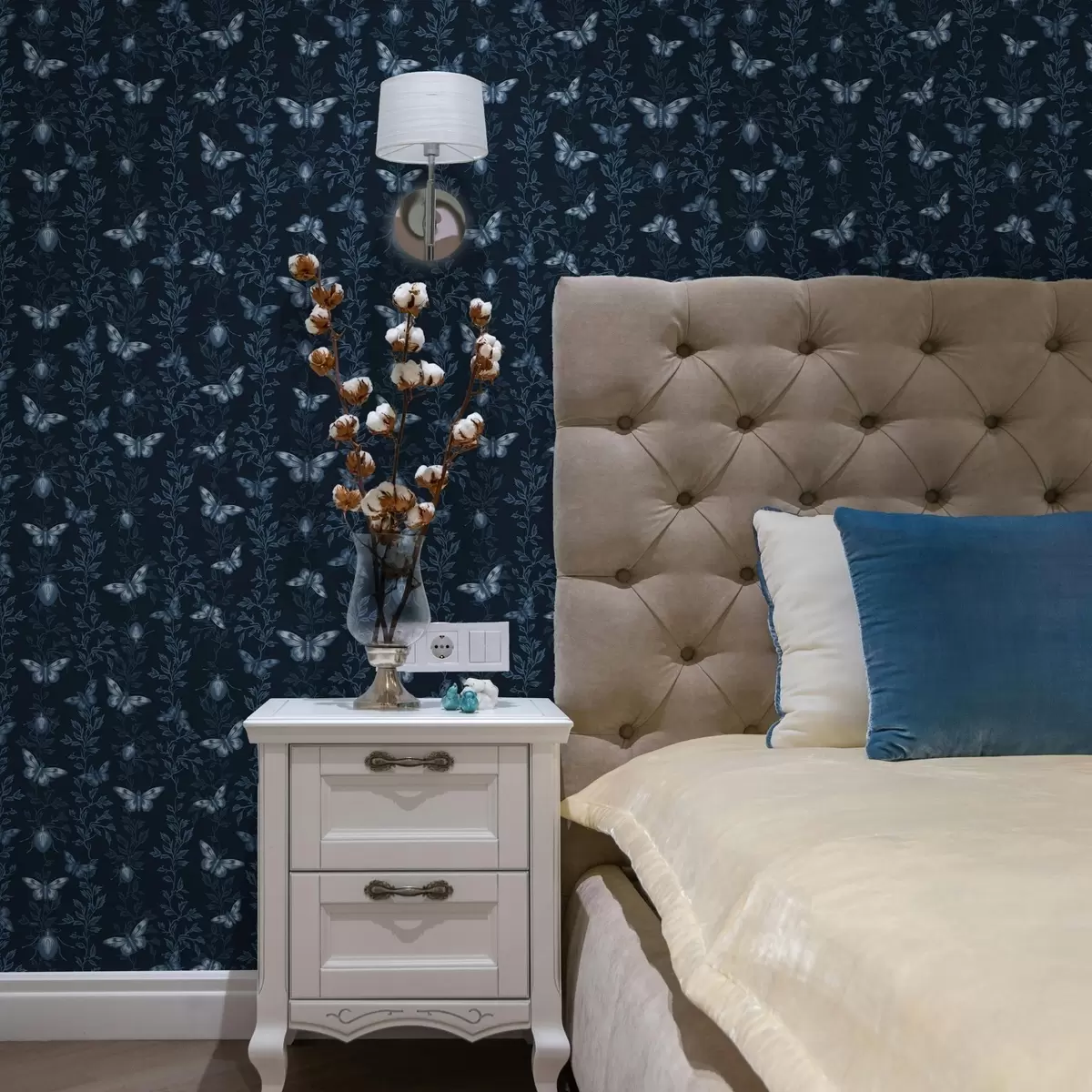 Bakgrund Komposition med fjärilar, blad och insekter på blå bakgrund a00073