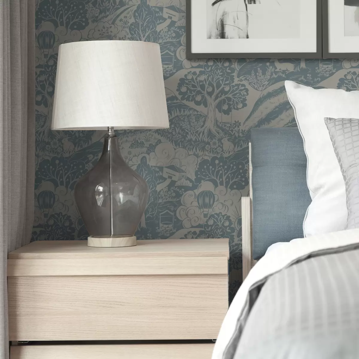 Bakgrund Älvskog med djur i stil med barnillustrationer a00172