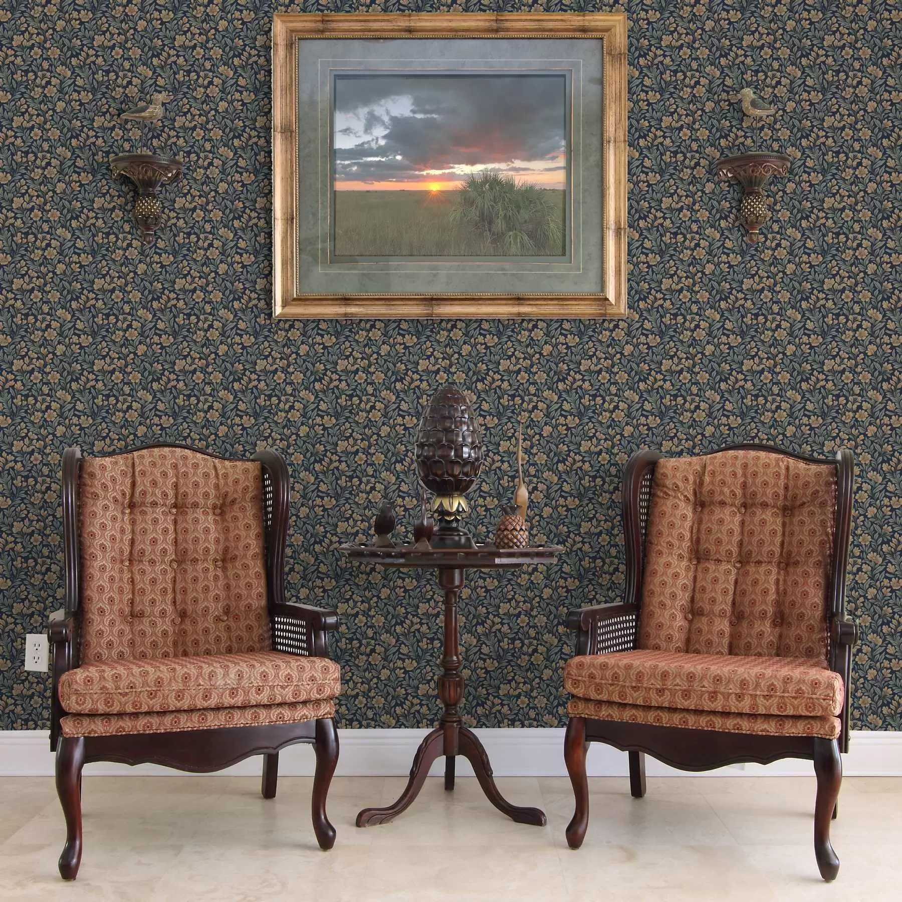 Fototapet Orange blommor på en mörkblå bakgrund i vintagestil a00200