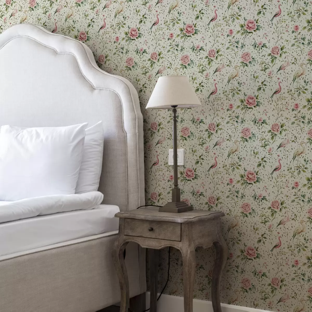 Bakgrund Pastellrosa rosor och fåglar i shabby chic-stil a00201