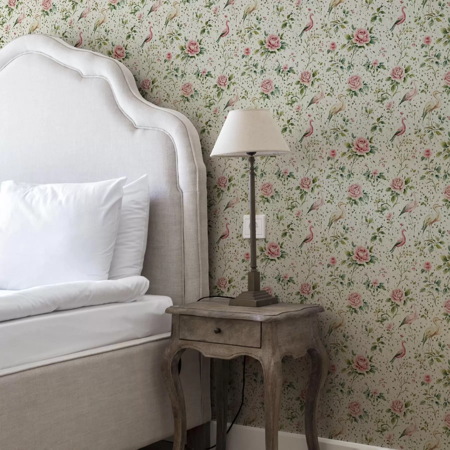 Fototapet Pastellrosa rosor och fåglar i shabby chic-stil a00201