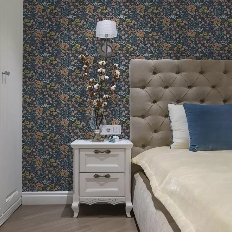 Fototapet Färgglada vattenfärgade ängsblommor på marinblå botten a00381