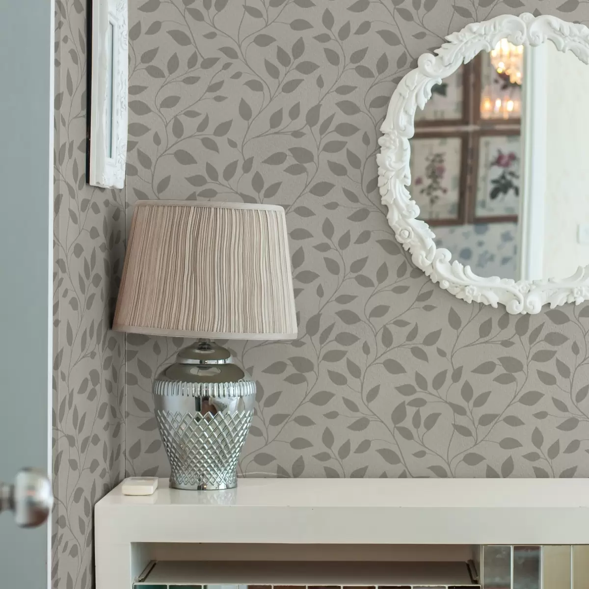 Bakgrund Monokroma vinrankor på en fin texturerad duk a00386