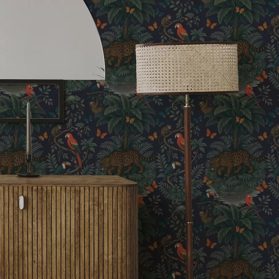 Fototapet Tropisk djungel med leopard, leopard, papegojor och fjärilar a00388