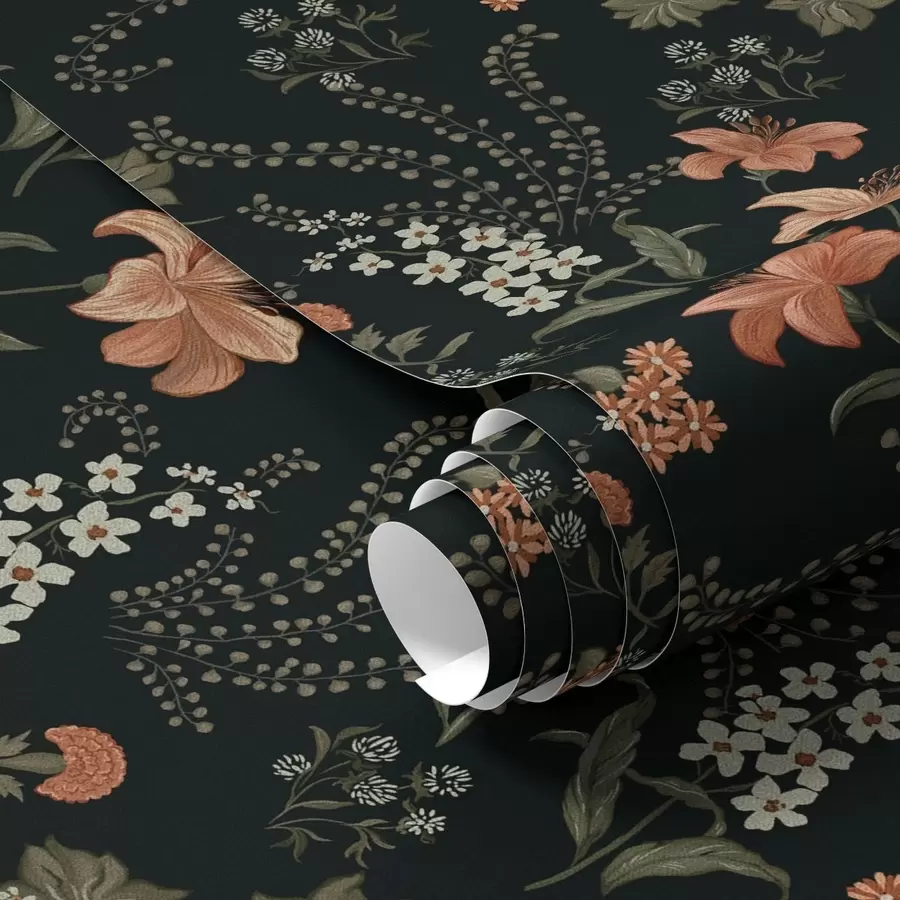 Fototapet Orange liljor och små blommor på en svart bakgrund a00463