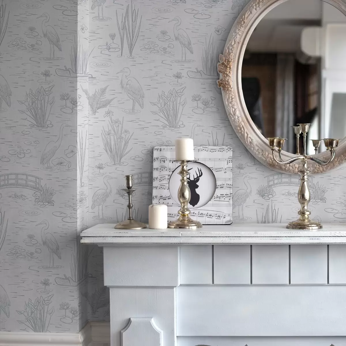 Bakgrund Teckning av hägrar och vattenväxter i lugna grå nyanser a00479