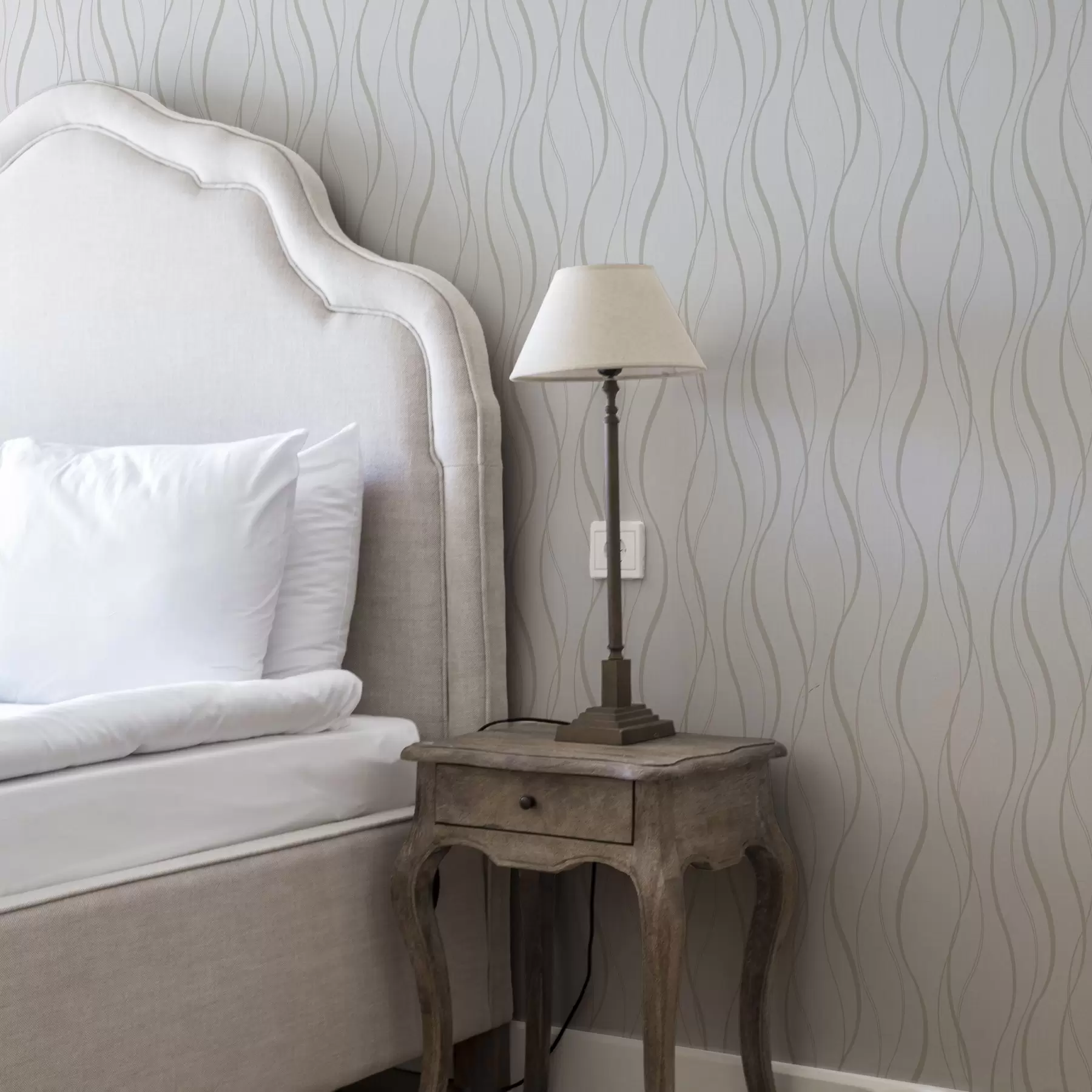 Fototapet Abstrakta vågiga beige linjer på en vit bakgrund a00480