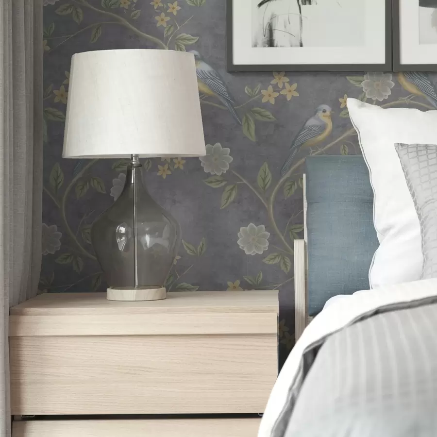 Fototapet Fåglar på grenar bland blommor på en grå bakgrund a00483