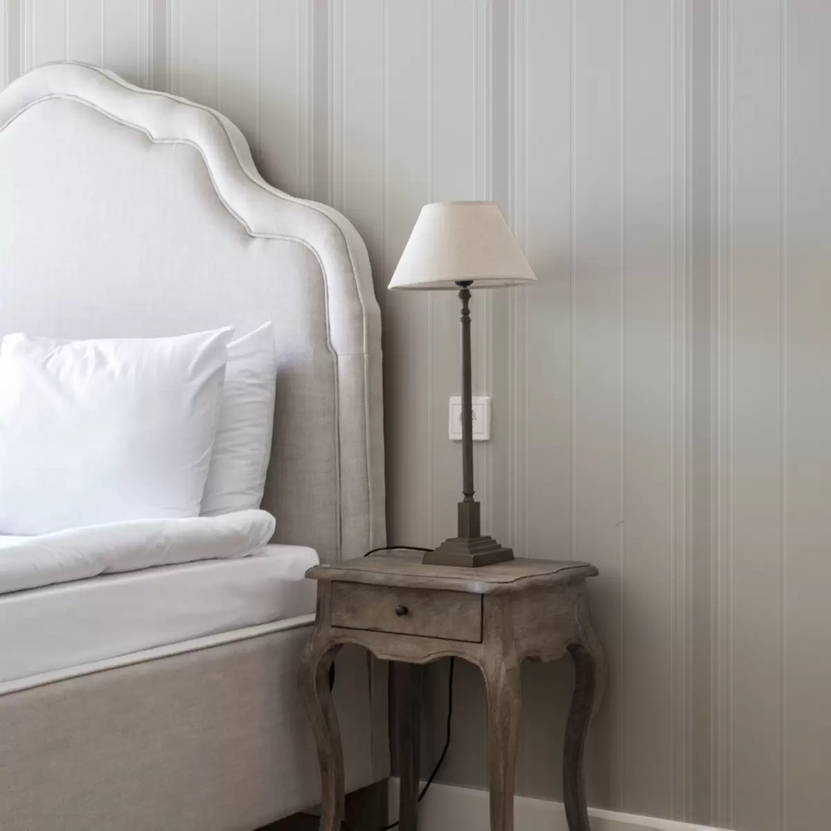 Bakgrund Ljusa beigefärgade ränder med breda accenter a00518