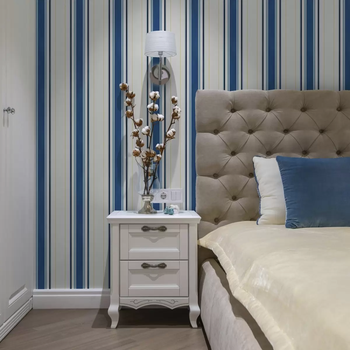 Bakgrund Breda blå ränder med tunna gula linjer a00522