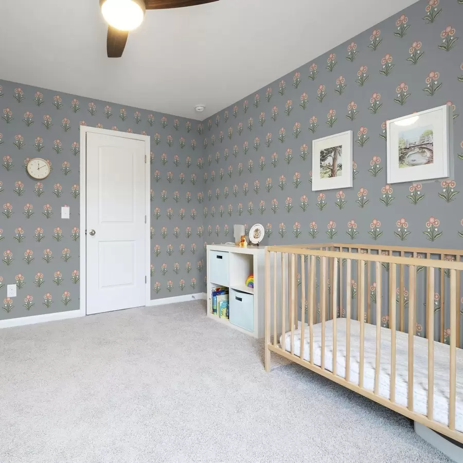 Fototapet Stiliserade blommor på gråblå bakgrund, varm färgskala a00494