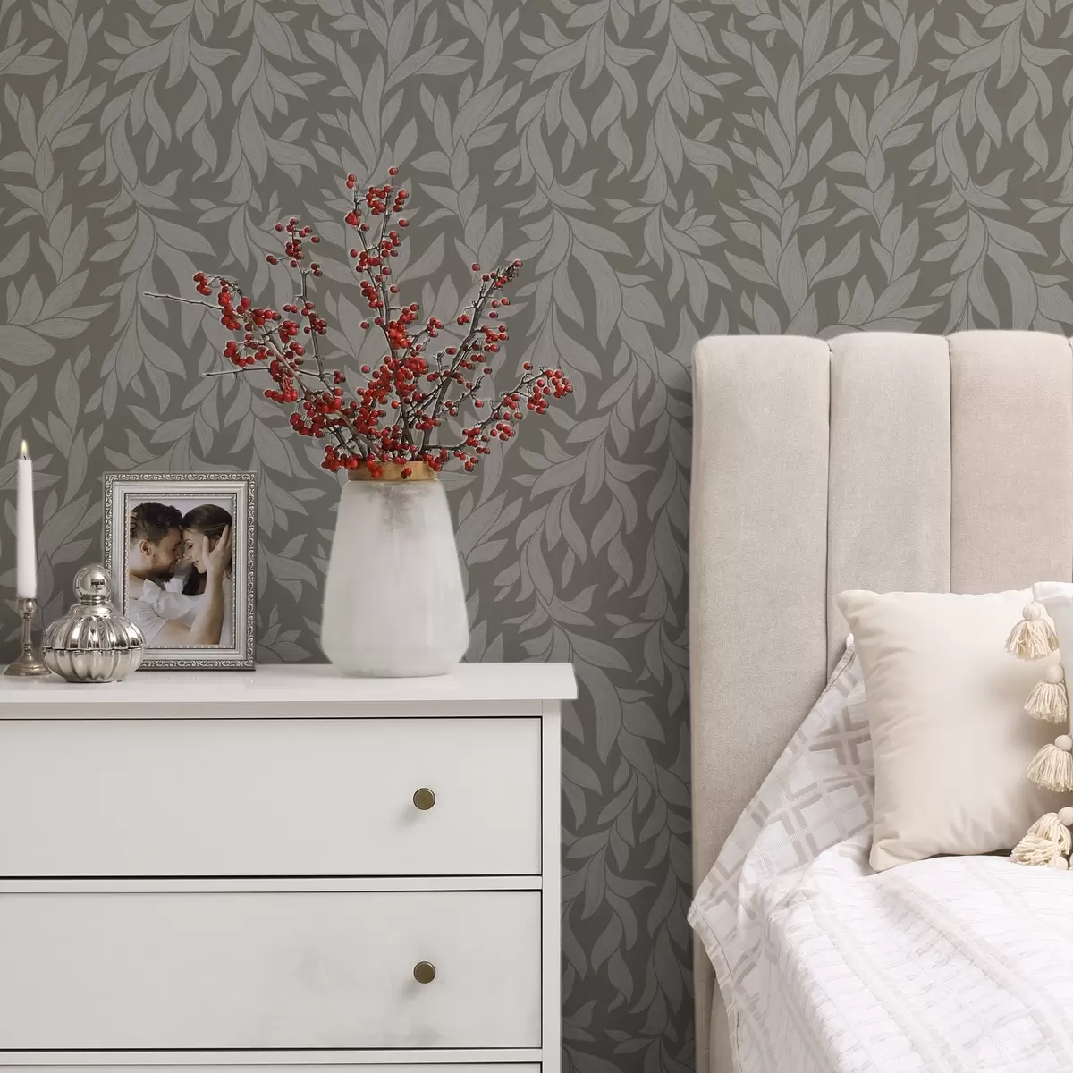 Bakgrund Olivgrön bakgrund med lila blad, linjär struktur a00616v1