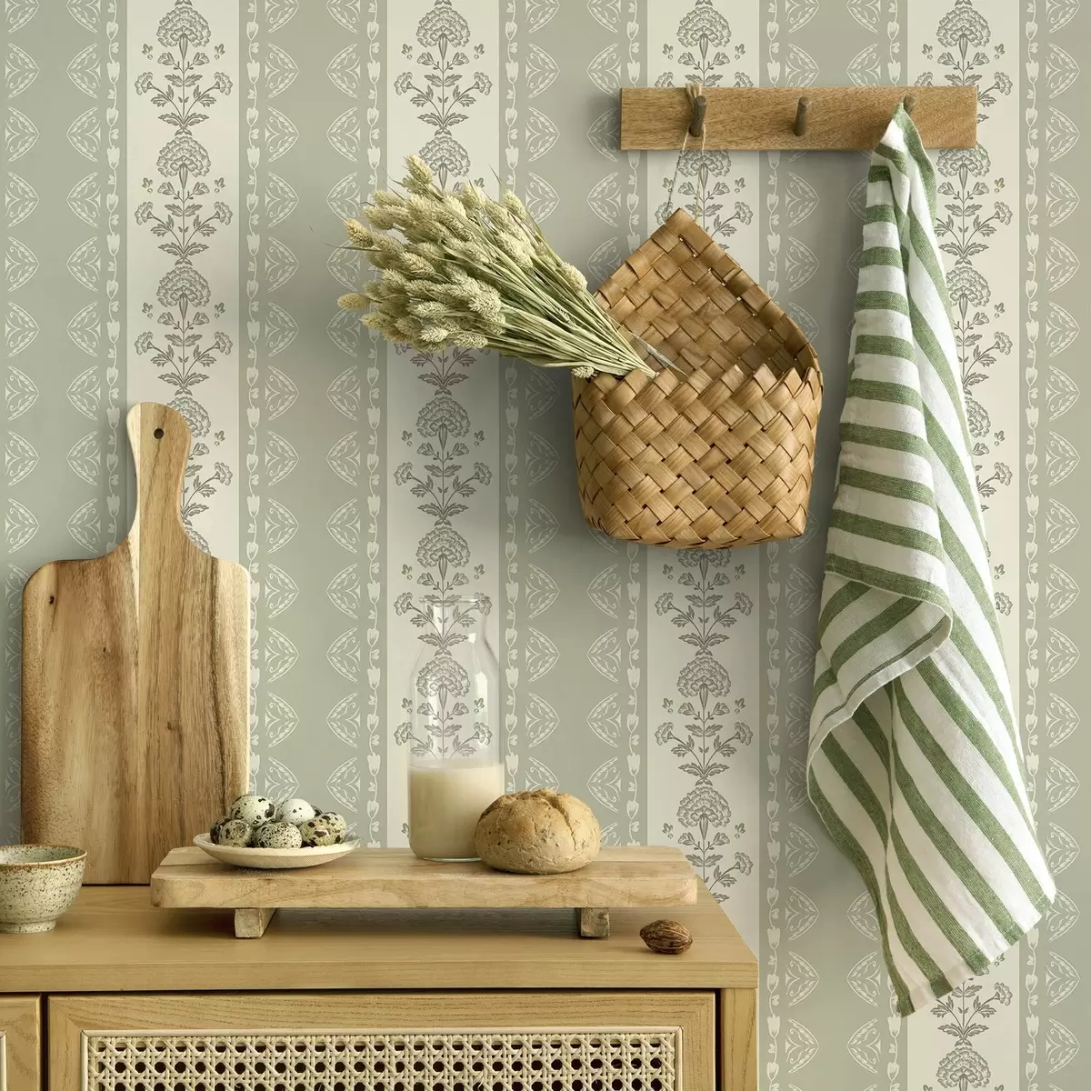 Bakgrund Randigt ornament med blommiga kolumner i salviatoner a00719