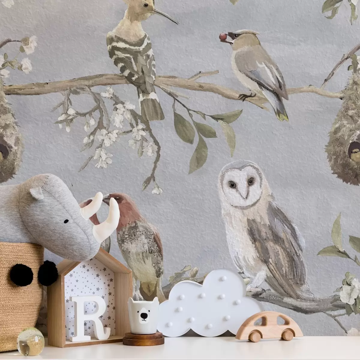 Bakgrund Fåglar på grenar med blommor på grå bakgrund a00738