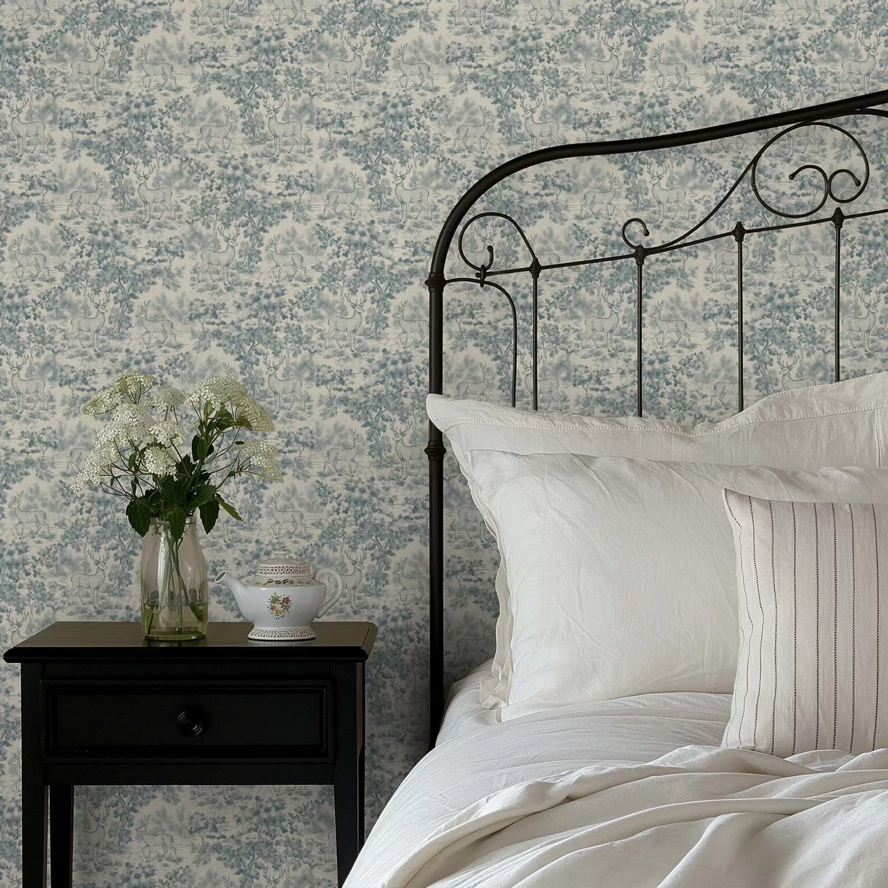 Fototapet Monokrom hjortscen i skogen a00748