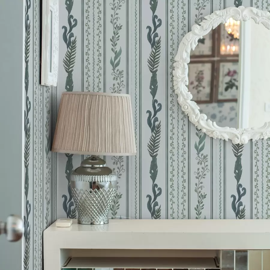 Fototapet Ränder med grenar och lockar på sval ljusblå bakgrund a00823v1