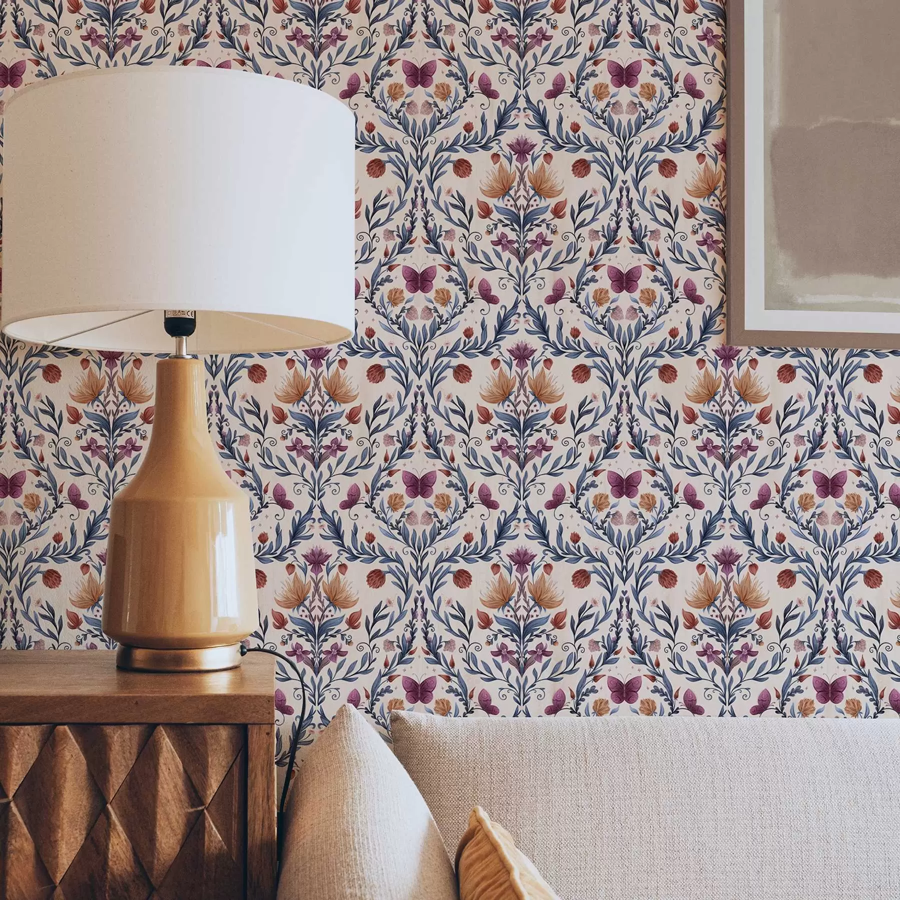 Fototapet Blommig damast med fjärilar på mjuk persikofärgad bakgrund a00926