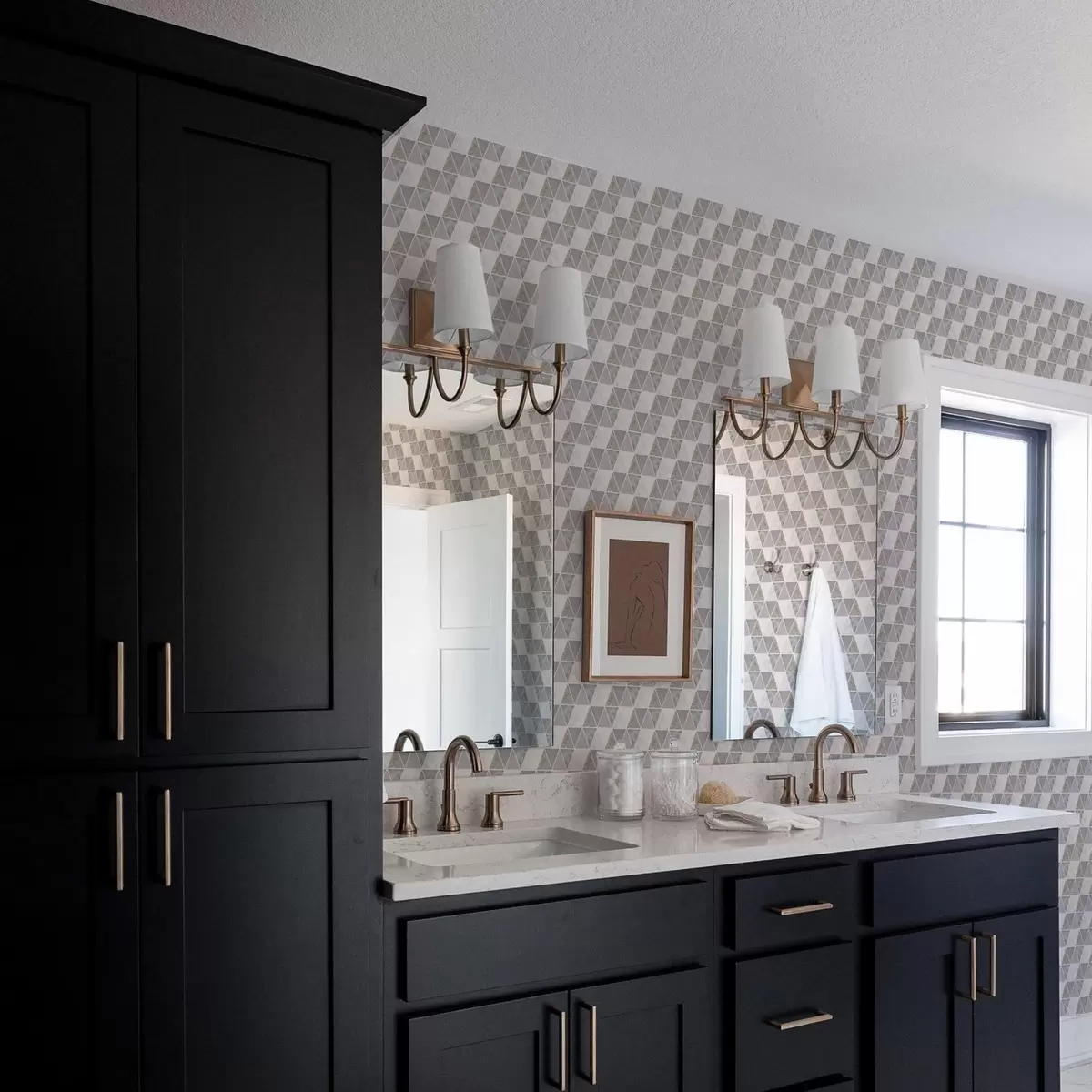 Bakgrund Trianglar med texturerade insatser, en lila-grå blandning a00917