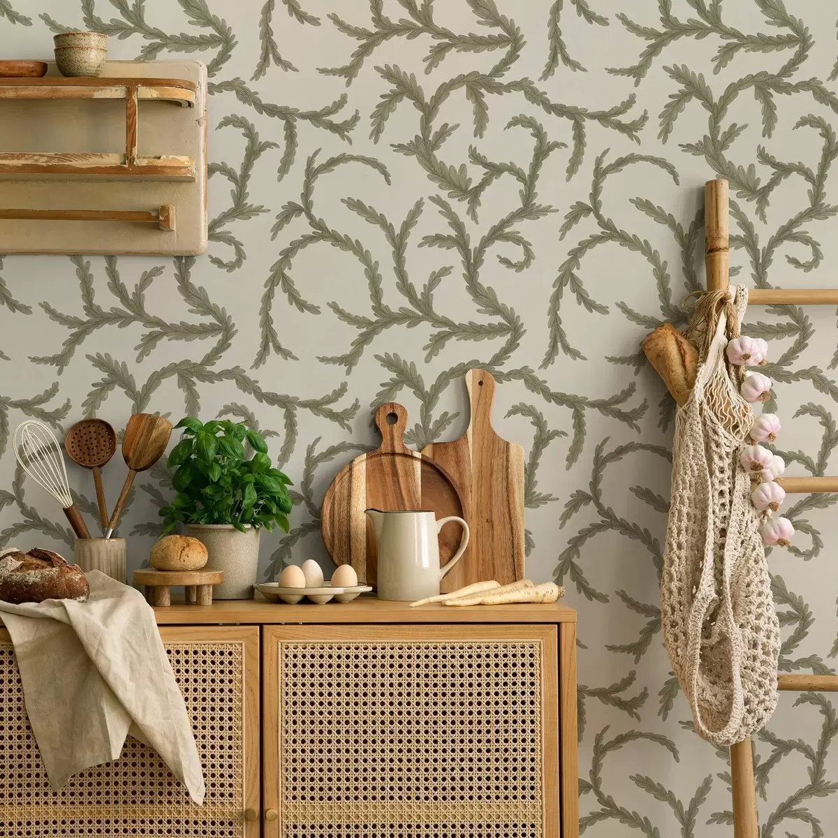 Bakgrund Mjuka gröna barrträdskrullar på ljus bakgrund a00938