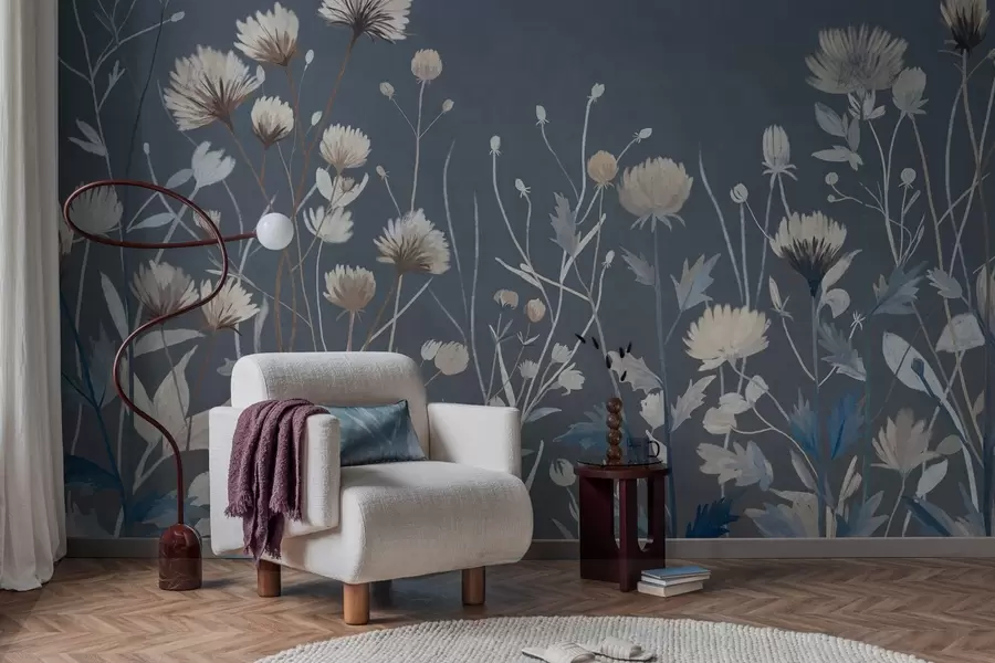 Fototapet Vilda vildblommor och gräs återgivna i en målerisk stil mot en mörkblå bakgrund w05563v1