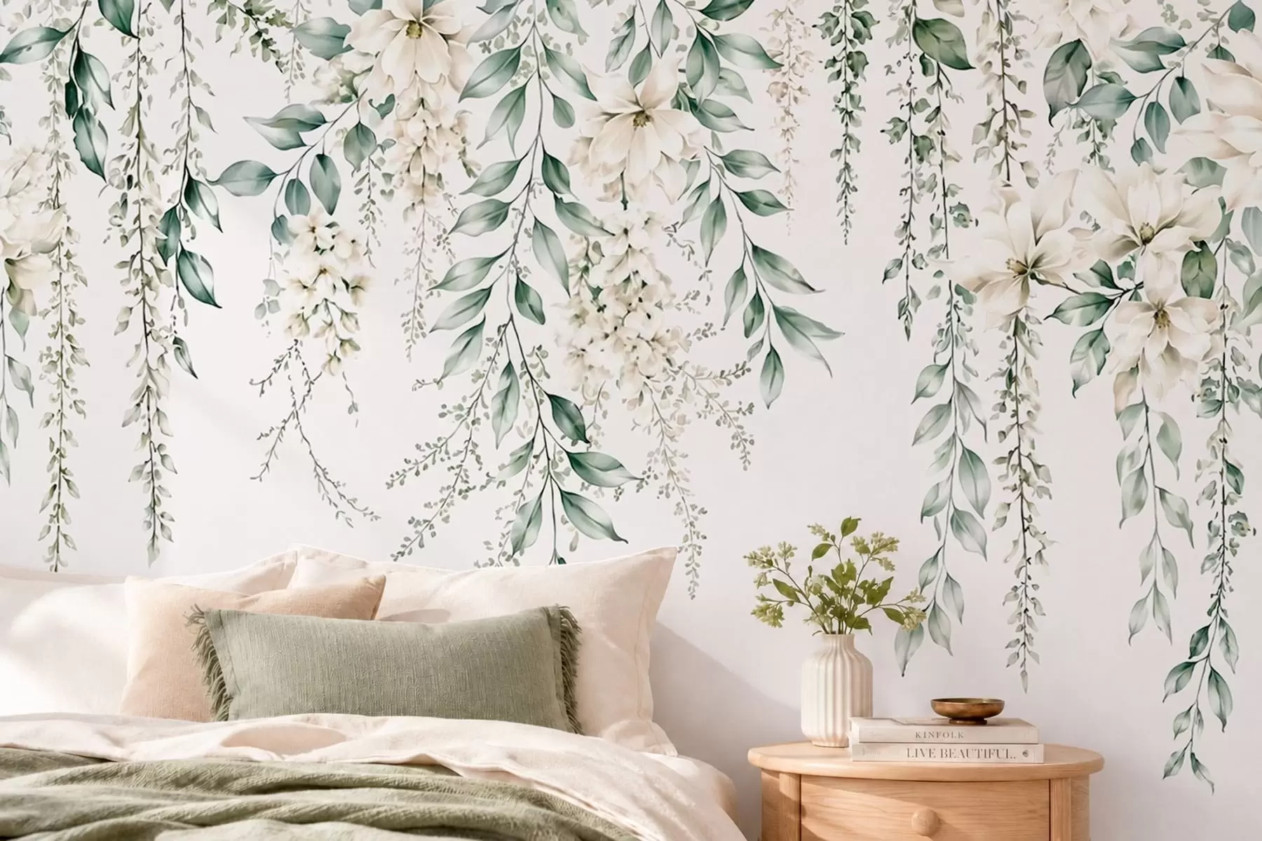 Fototapet Blommor som faller i kaskader och grönt bladverk mot en ljus bakgrund w05736